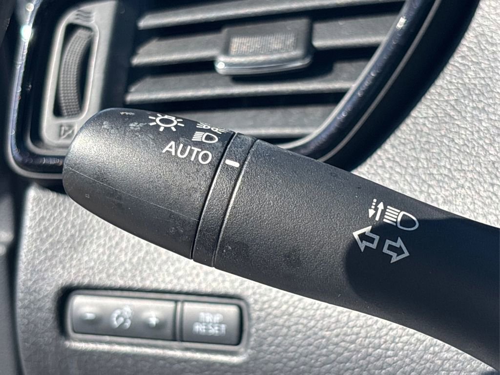 Used 2020 Nissan Rogue S image 25