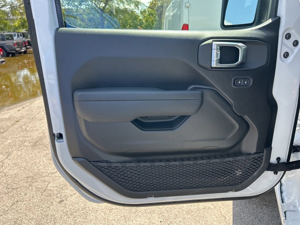 New 2026 Jeep Gladiator Sport AWD/4WD image 32