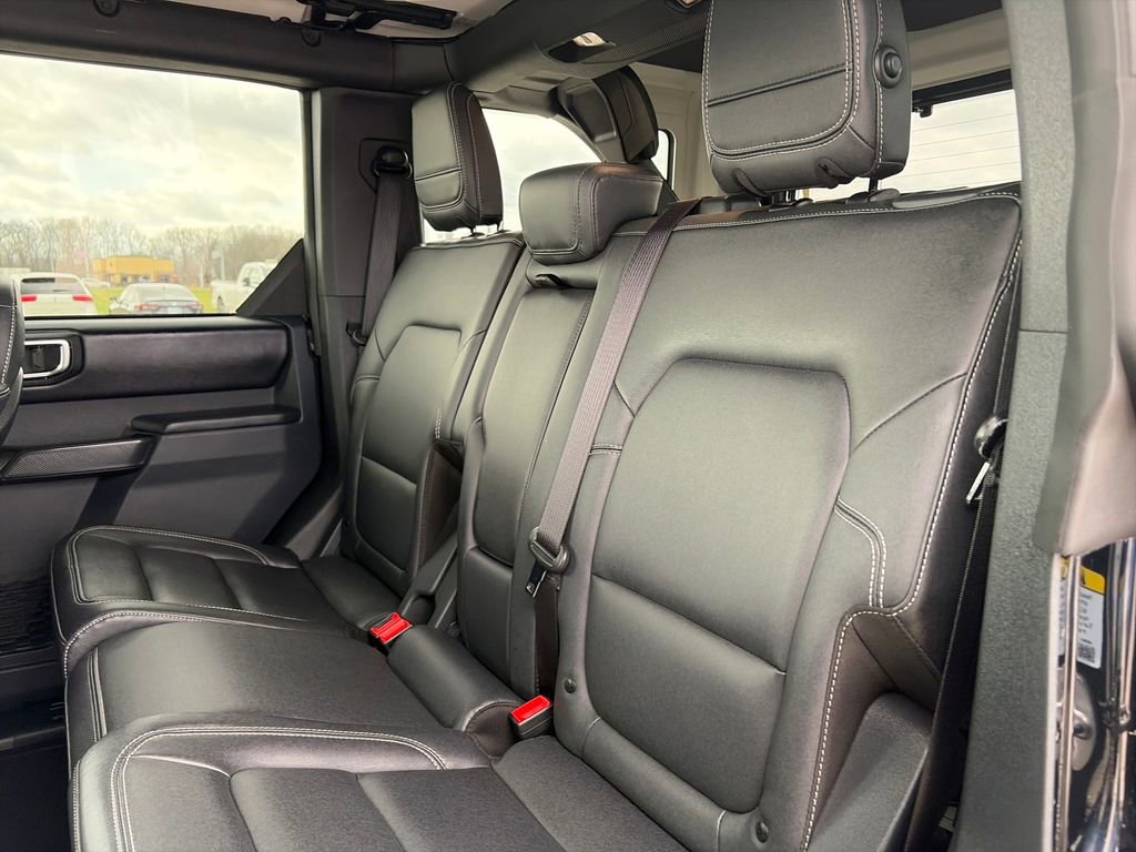 Used 2025 Ford Bronco Badlands AWD/4WD image 35