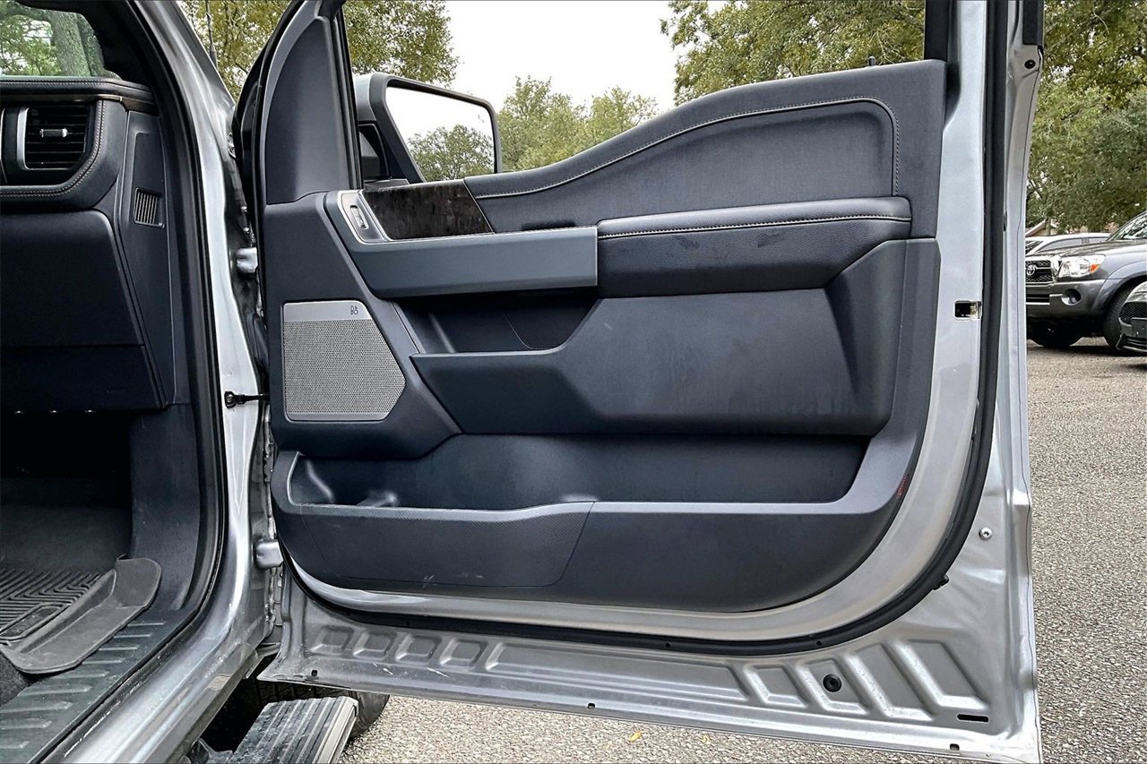 Used 2023 Ford F150 Lightning Lariat w/ Equipment Group 511A High image 25