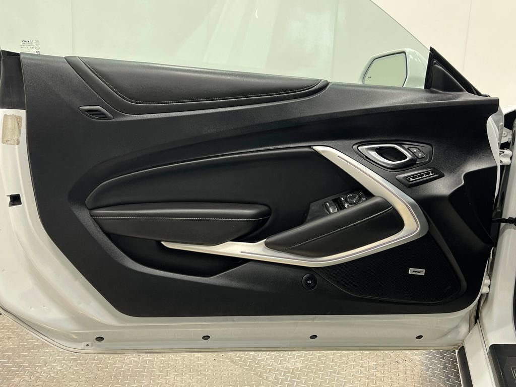 Used 2020 Chevrolet Camaro SS image 16