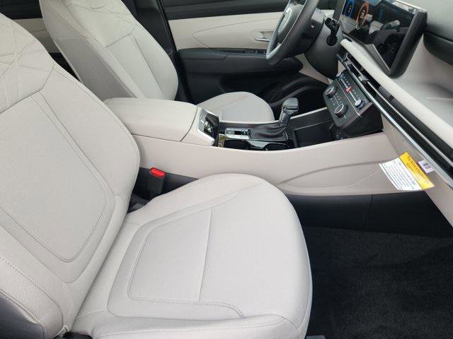 New 2026 Hyundai Tucson SE image 9