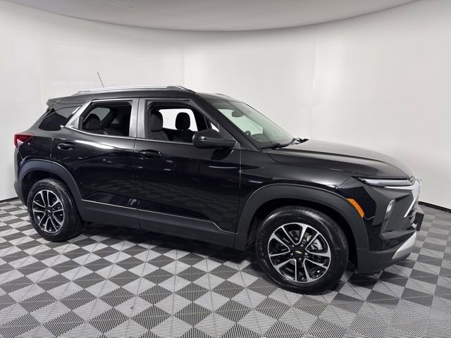 Used 2025 Chevrolet TrailBlazer LT image 8
