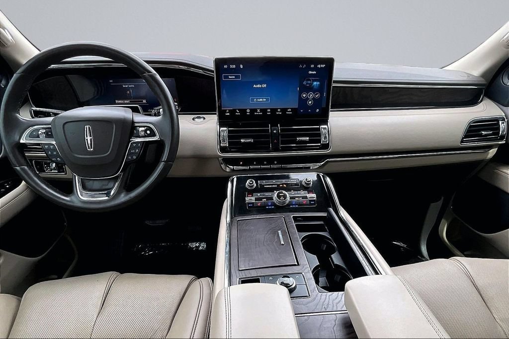 Used 2022 Lincoln Navigator Reserve AWD/4WD image 15