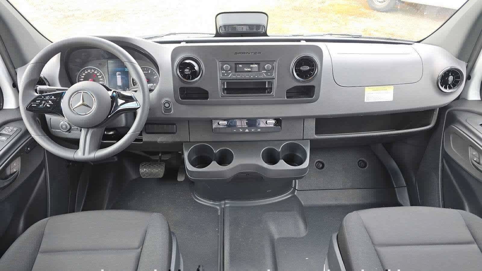 Used 2025 Mercedes-Benz Sprinter 2500 image 17