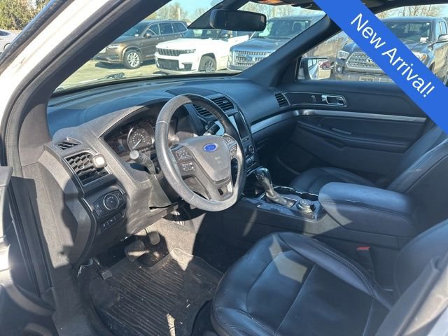 Used 2019 Ford Explorer XLT w/ Equipment Group 202A image 9