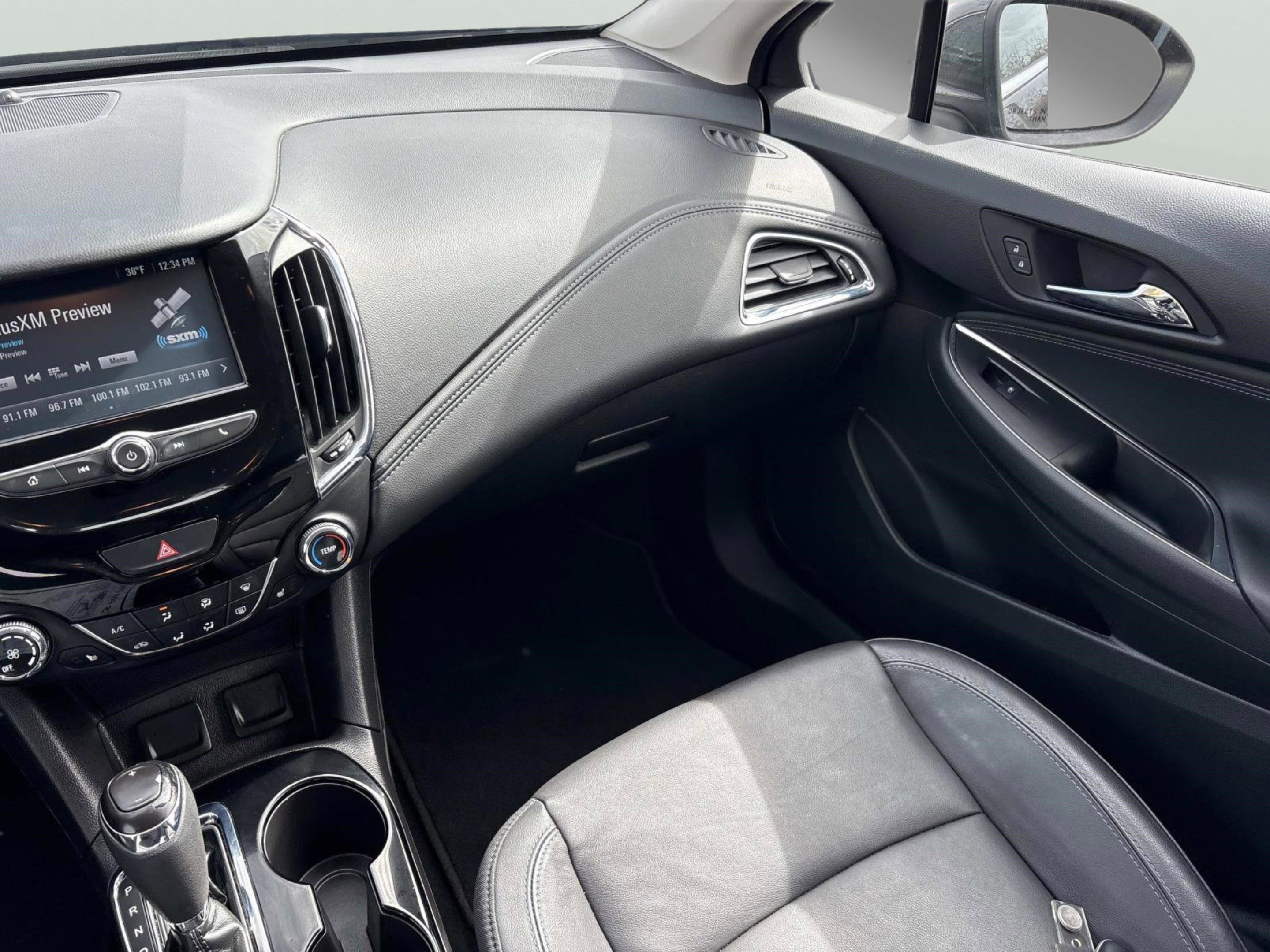 Used 2017 Chevrolet Cruze Premier image 13