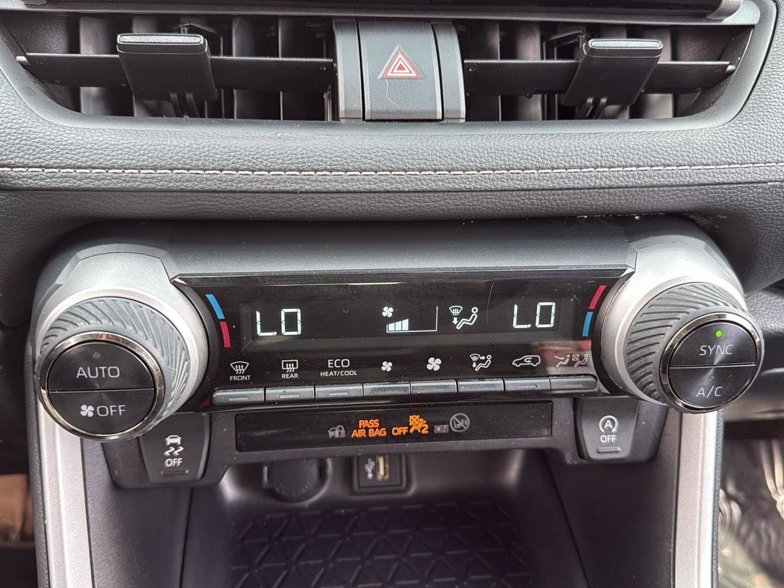 Used 2025 Toyota RAV4 XLE image 36