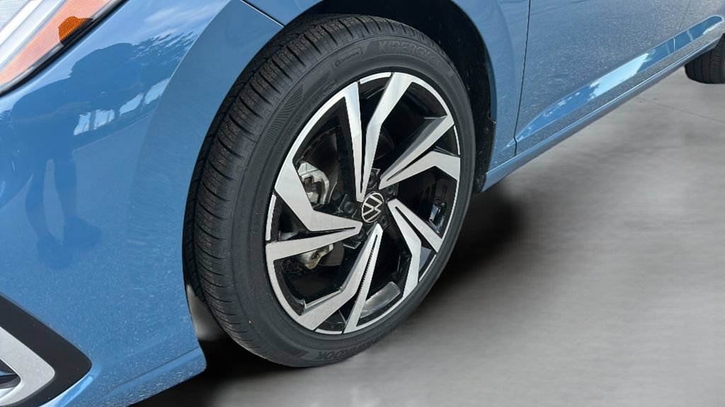 Certified 2025 Volkswagen Jetta SEL FWD image 33
