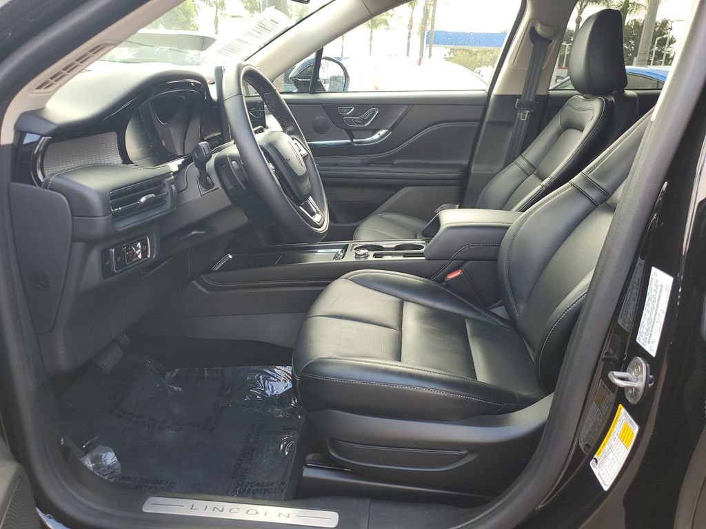 Used 2023 Lincoln Corsair Reserve image 17