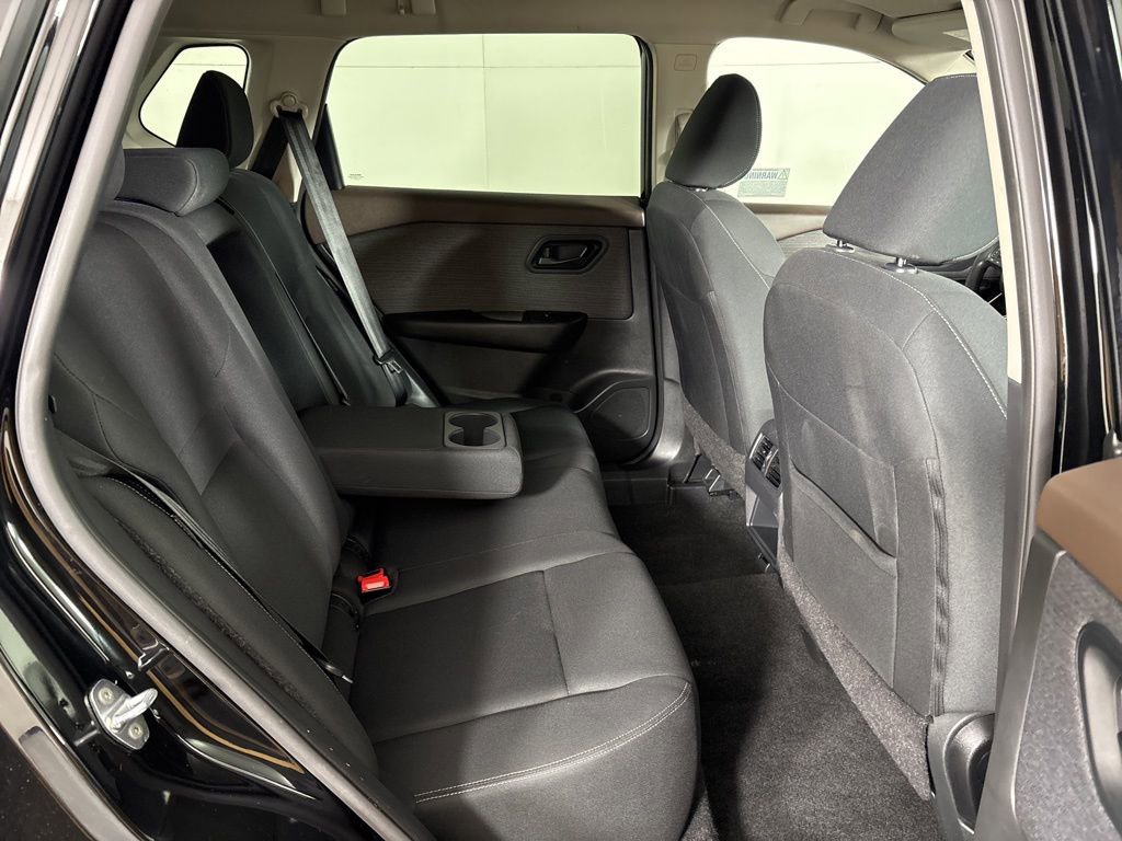 Used 2023 Nissan Rogue S image 15