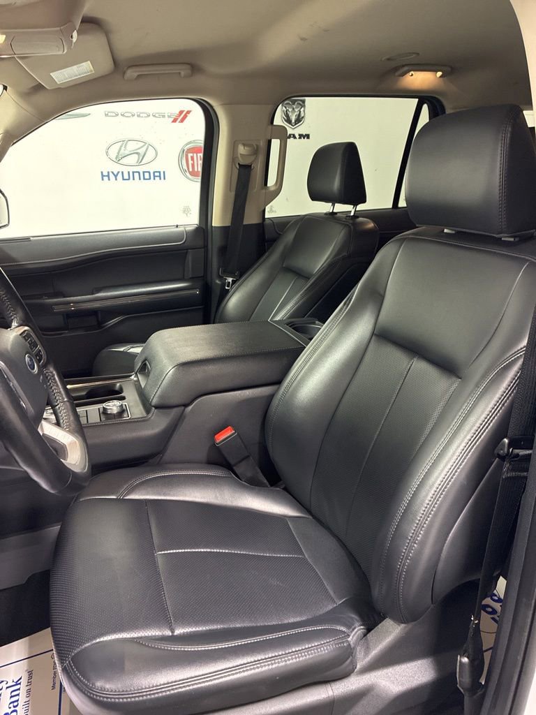 Used 2024 Ford Expedition XLT image 12