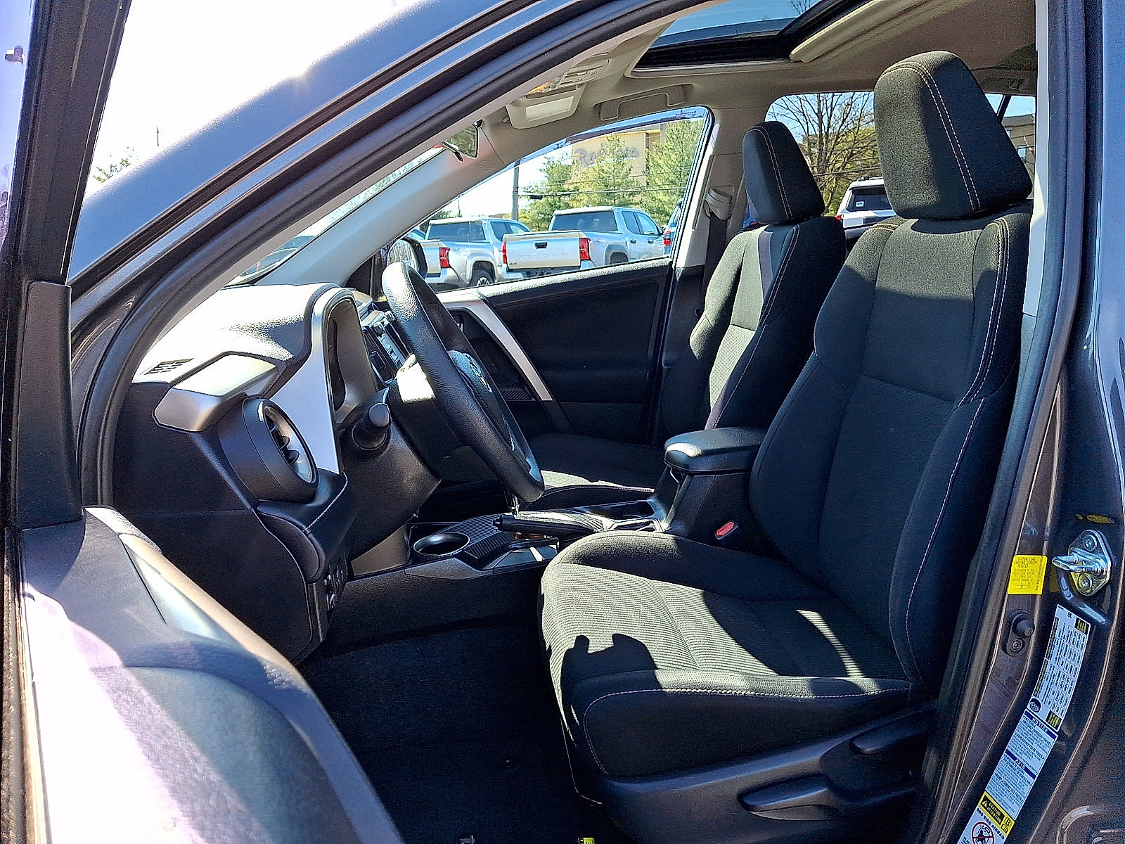 Used 2014 Toyota RAV4 XLE image 13