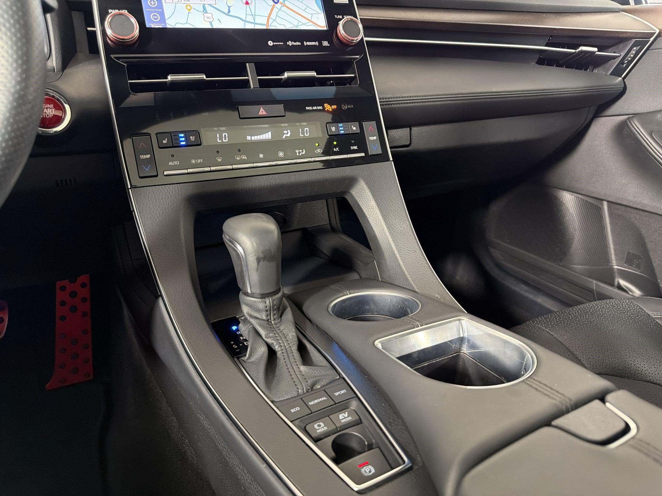 Used 2022 Toyota Avalon Limited w/ Advanced Safety Package FWD image 16