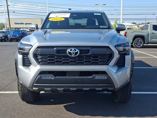 Certified 2024 Toyota Tacoma TRD Off-Road AWD/4WD image 2
