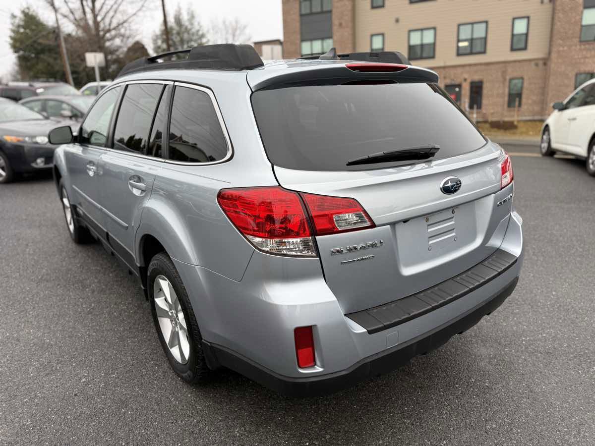 Used 2014 Subaru Outback 2.5i Limited w/ Moonroof Package image 5