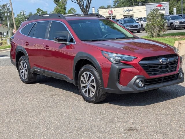 Used 2025 Subaru Outback Premium AWD/4WD image 1