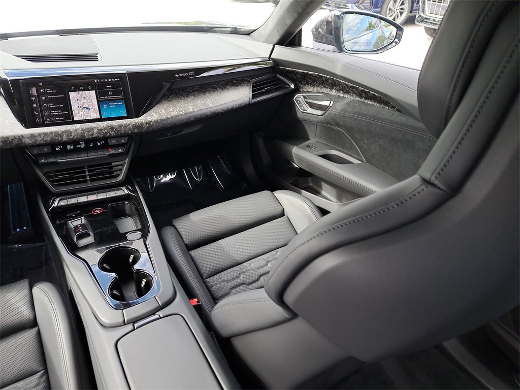 New 2026 Audi RS e-tron GT Base image 24