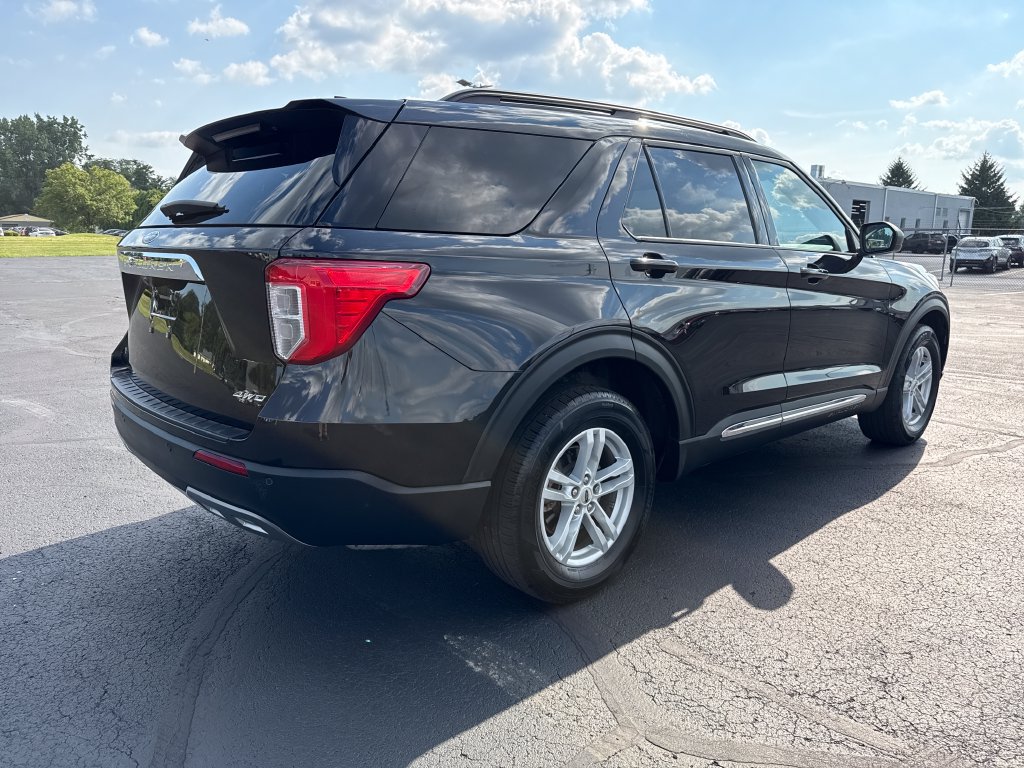 Used 2024 Ford Explorer XLT w/ Equipment Group 202A AWD/4WD image 7