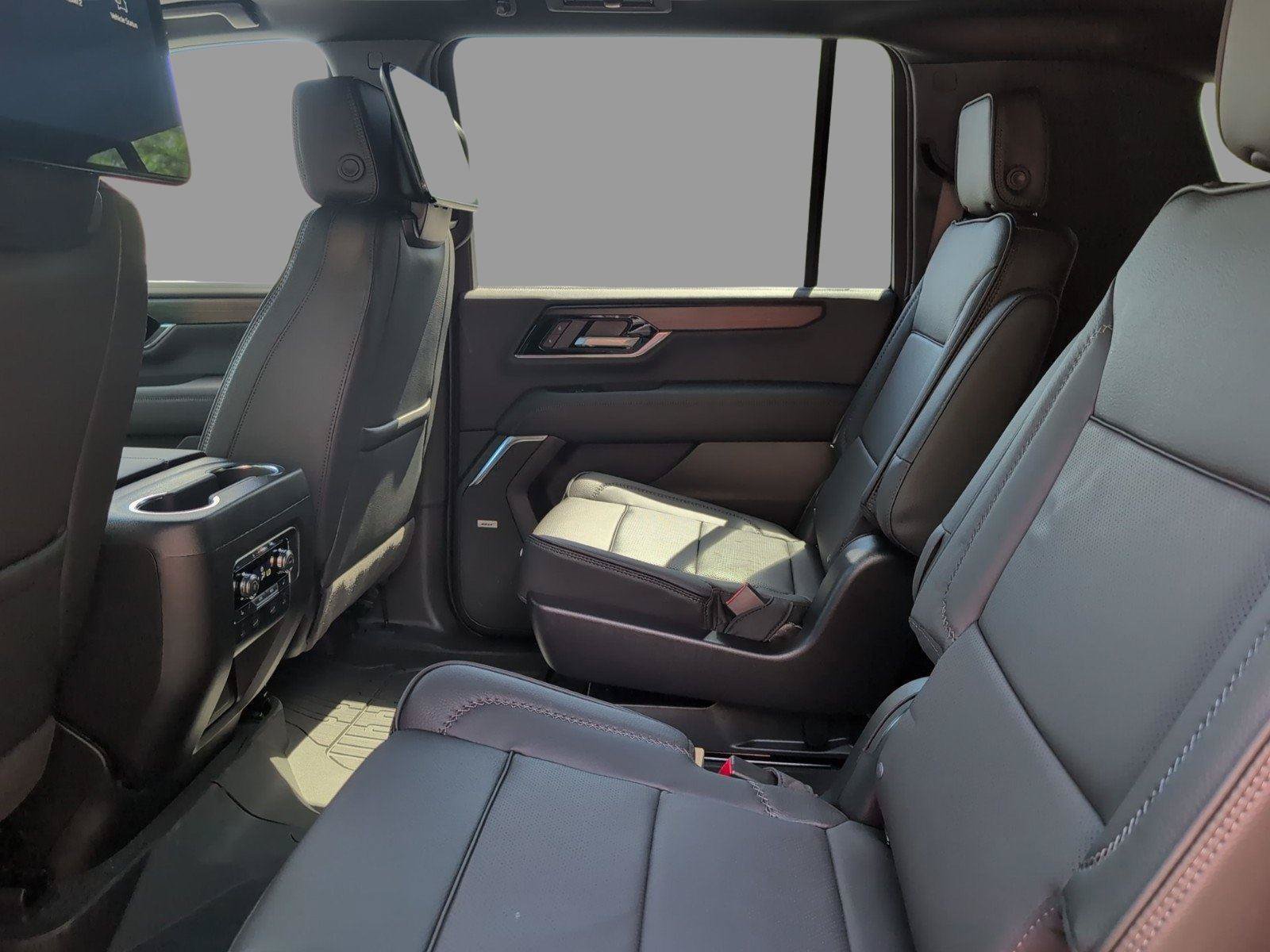 New 2026 GMC Yukon XL Denali w/ Denali Reserve Package AWD/4WD image 40