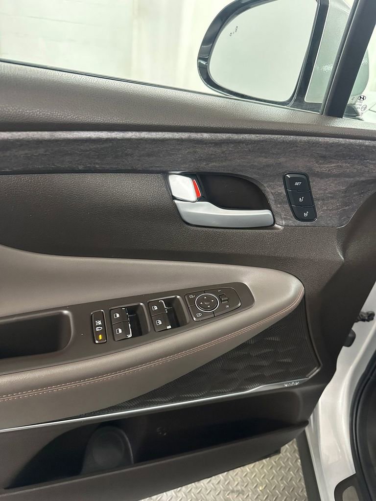 Used 2019 Hyundai Santa Fe AWD image 9