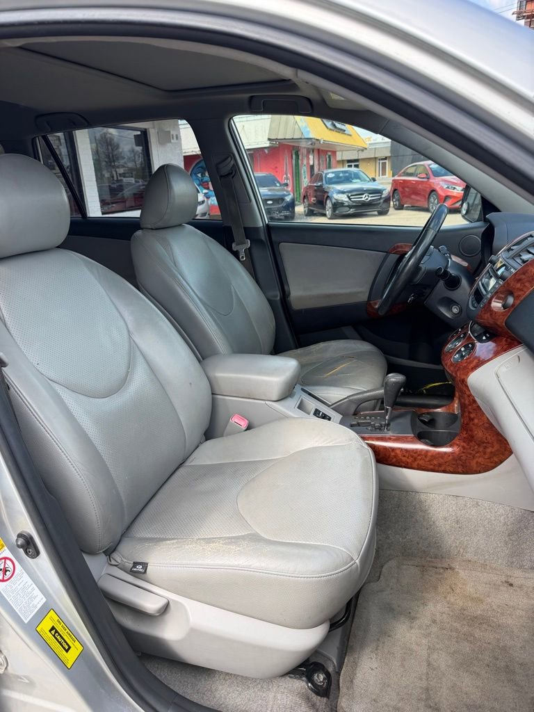Used 2008 Toyota RAV4 Limited image 24