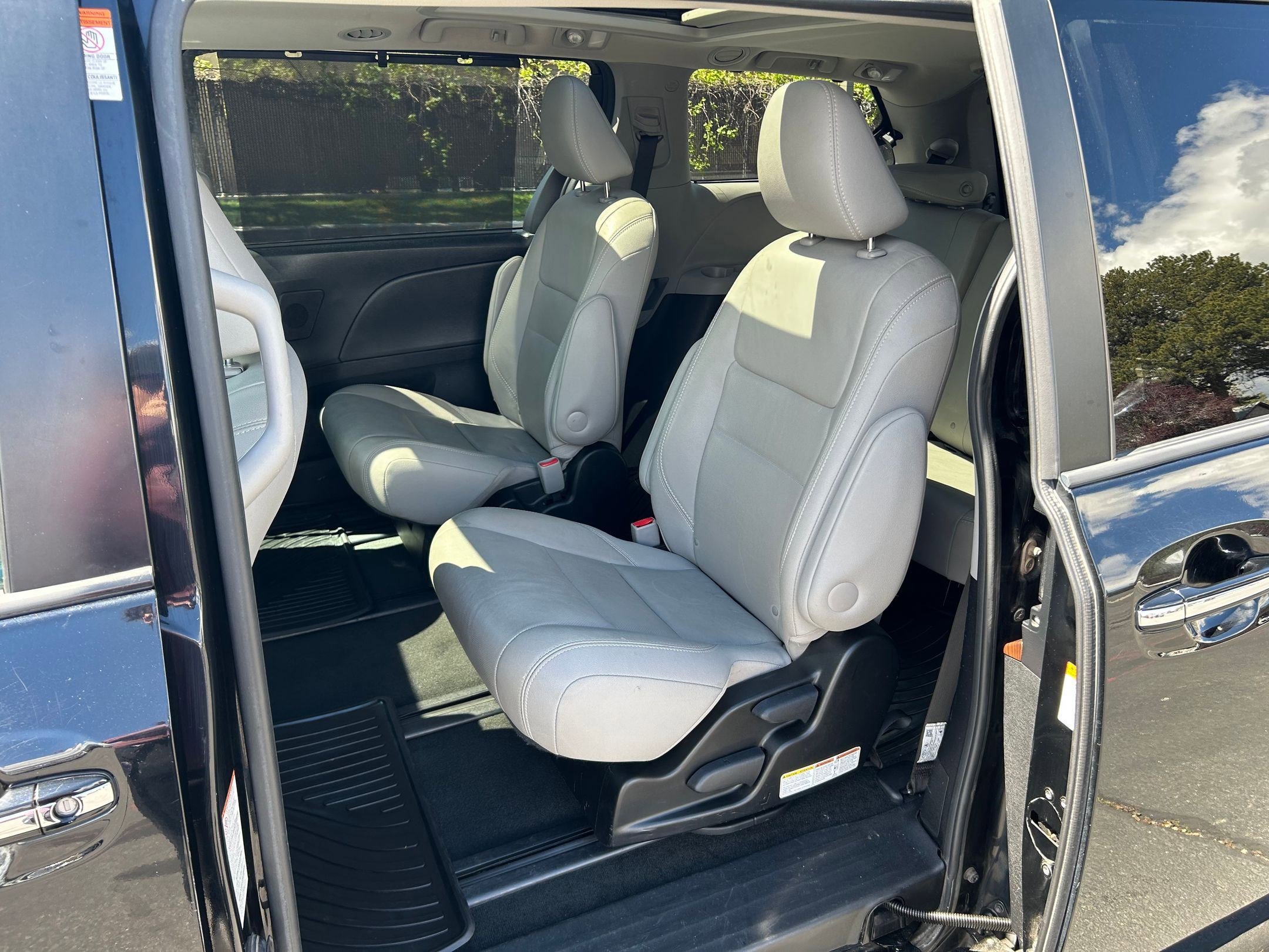 Used 2017 Toyota Sienna Limited AWD/4WD image 26