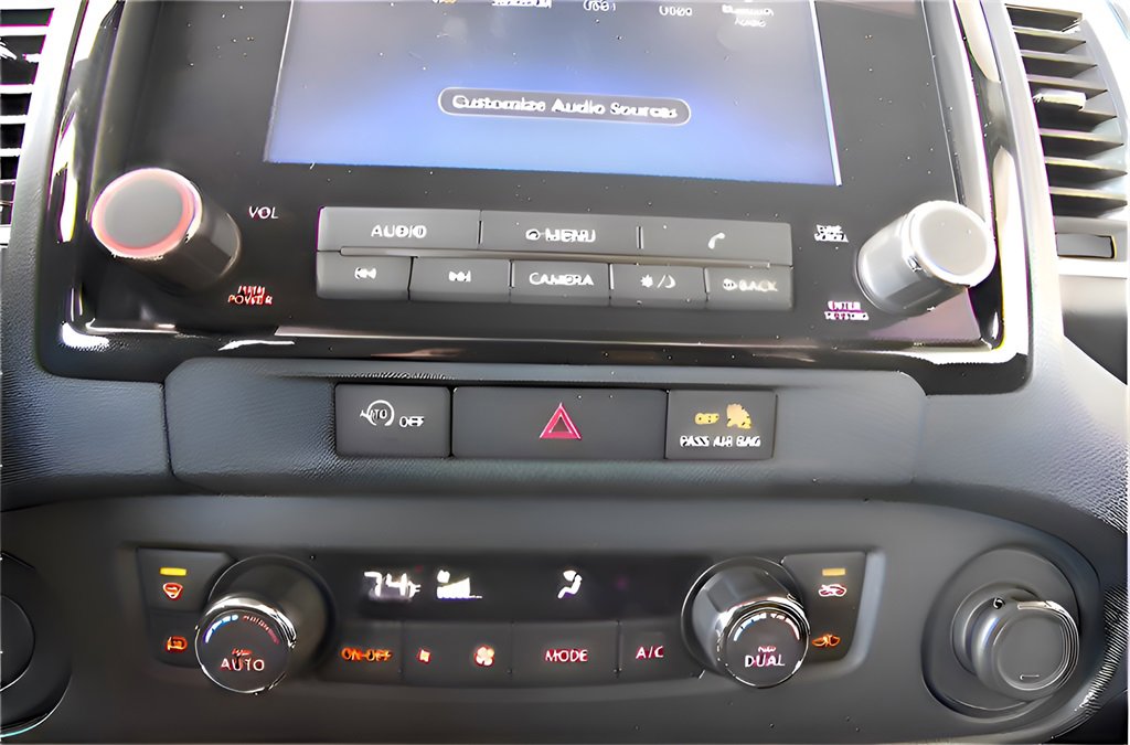 Used 2024 Nissan Frontier SV w/ SV Convenience Package image 31