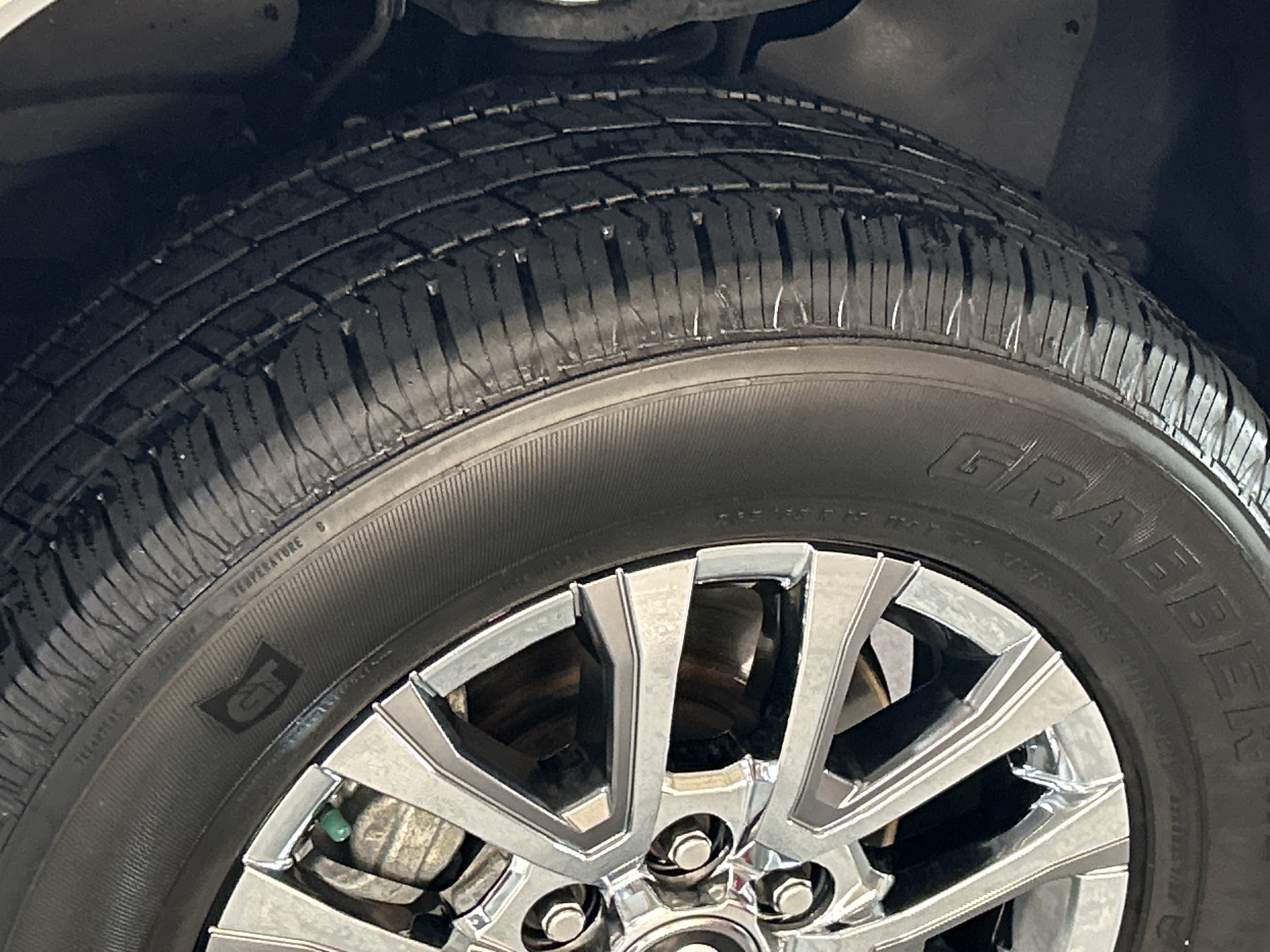 Used 2024 Toyota Tacoma Limited AWD/4WD image 12