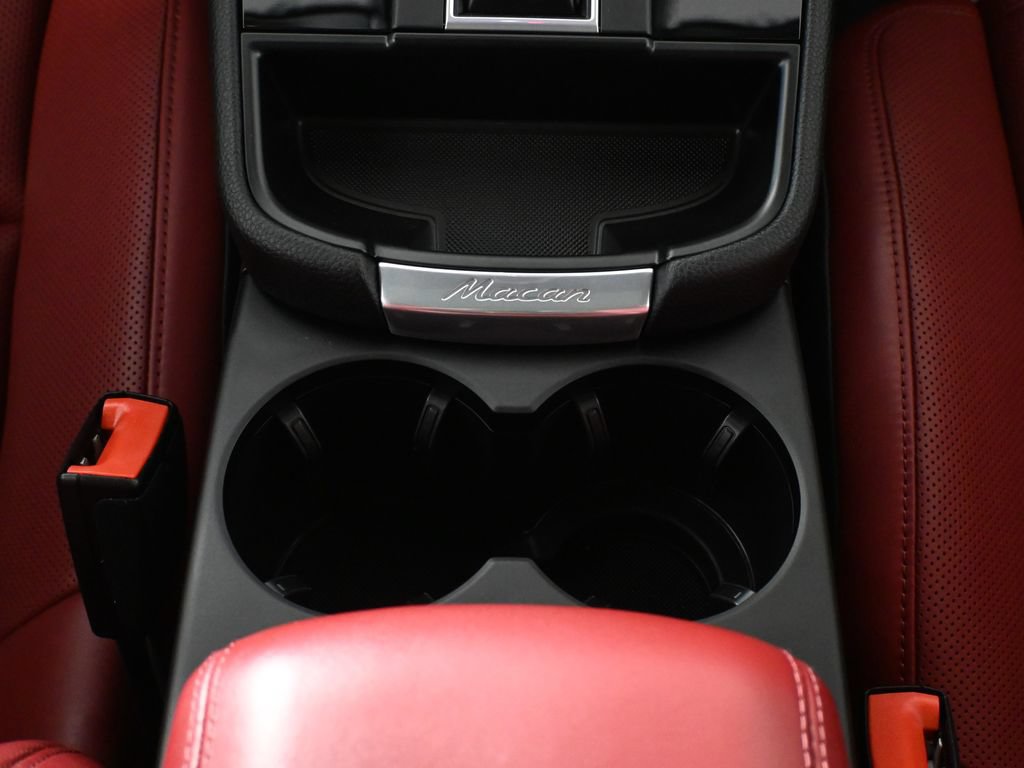 Used 2026 Porsche Macan AWD/4WD image 27
