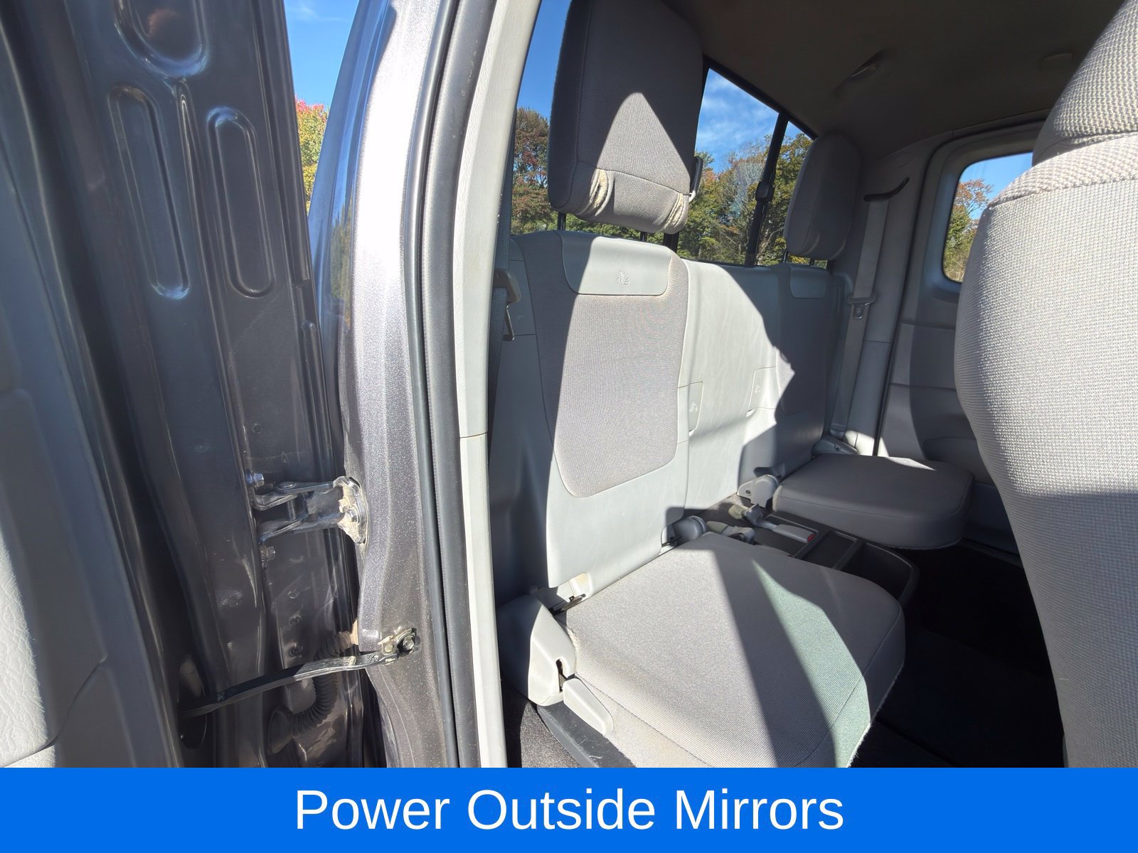 Used 2014 Toyota Tacoma 4x4 Access Cab V6 w/ SR5 Package image 33