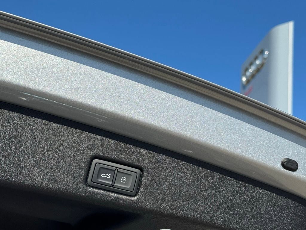 New 2025 Audi Q5 Premium Plus image 17