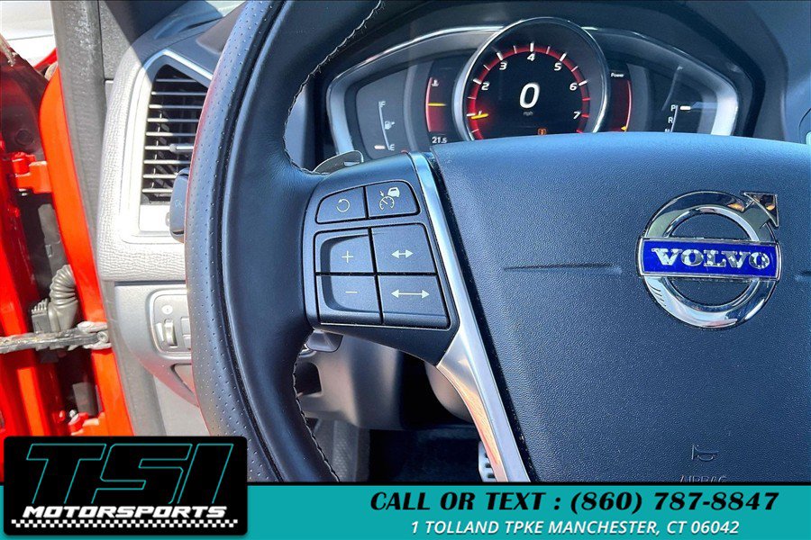 Used 2017 Volvo XC60 T6 R-Design w/ Climate Package AWD/4WD image 18