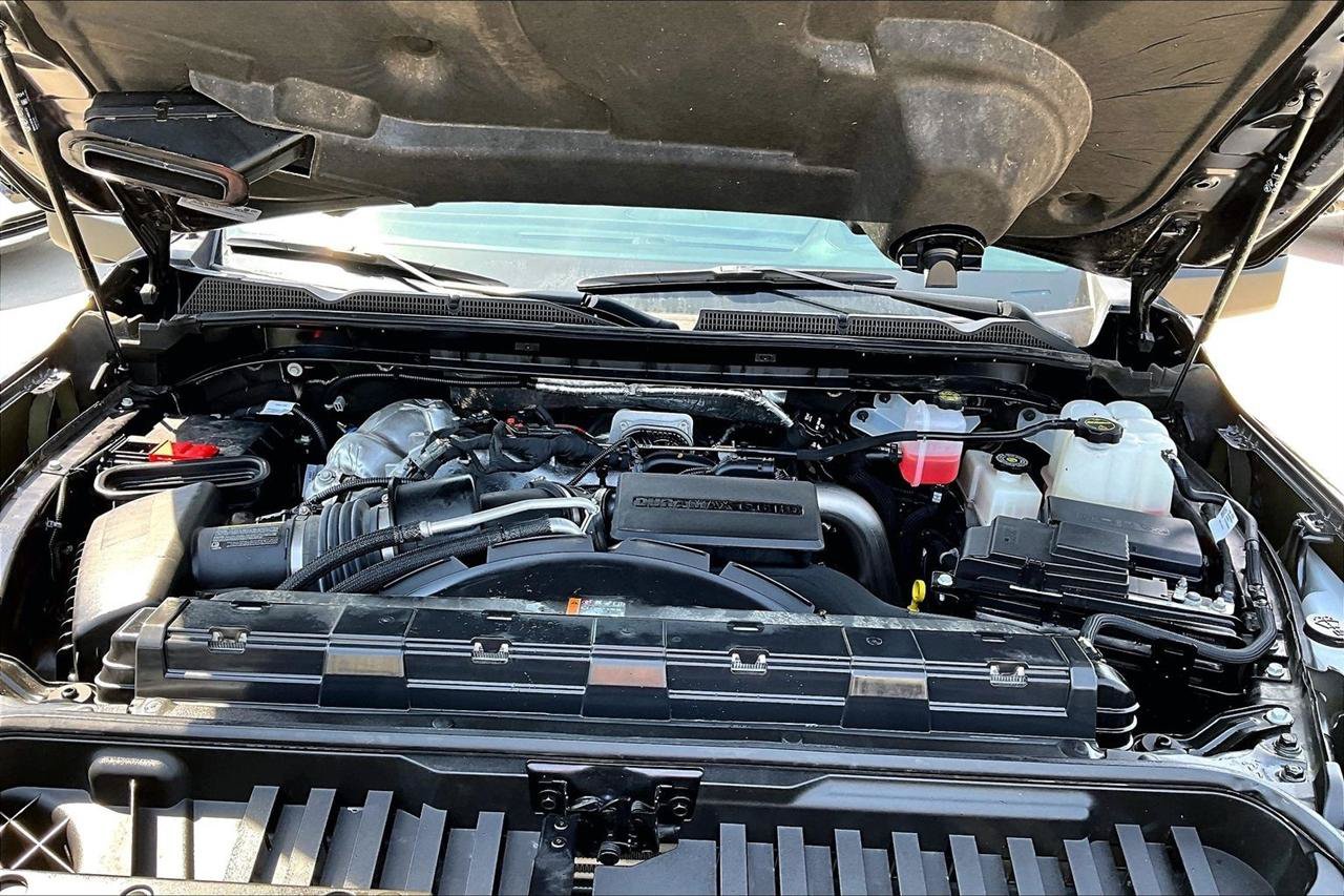Used 2025 GMC Sierra 2500 AT4X AWD/4WD image 32