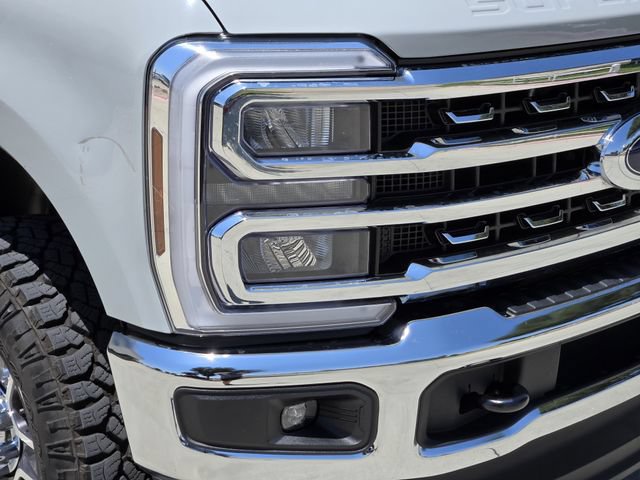 Used 2026 Ford F350 Lariat w/ FX4 Off-Road Package AWD/4WD image 9