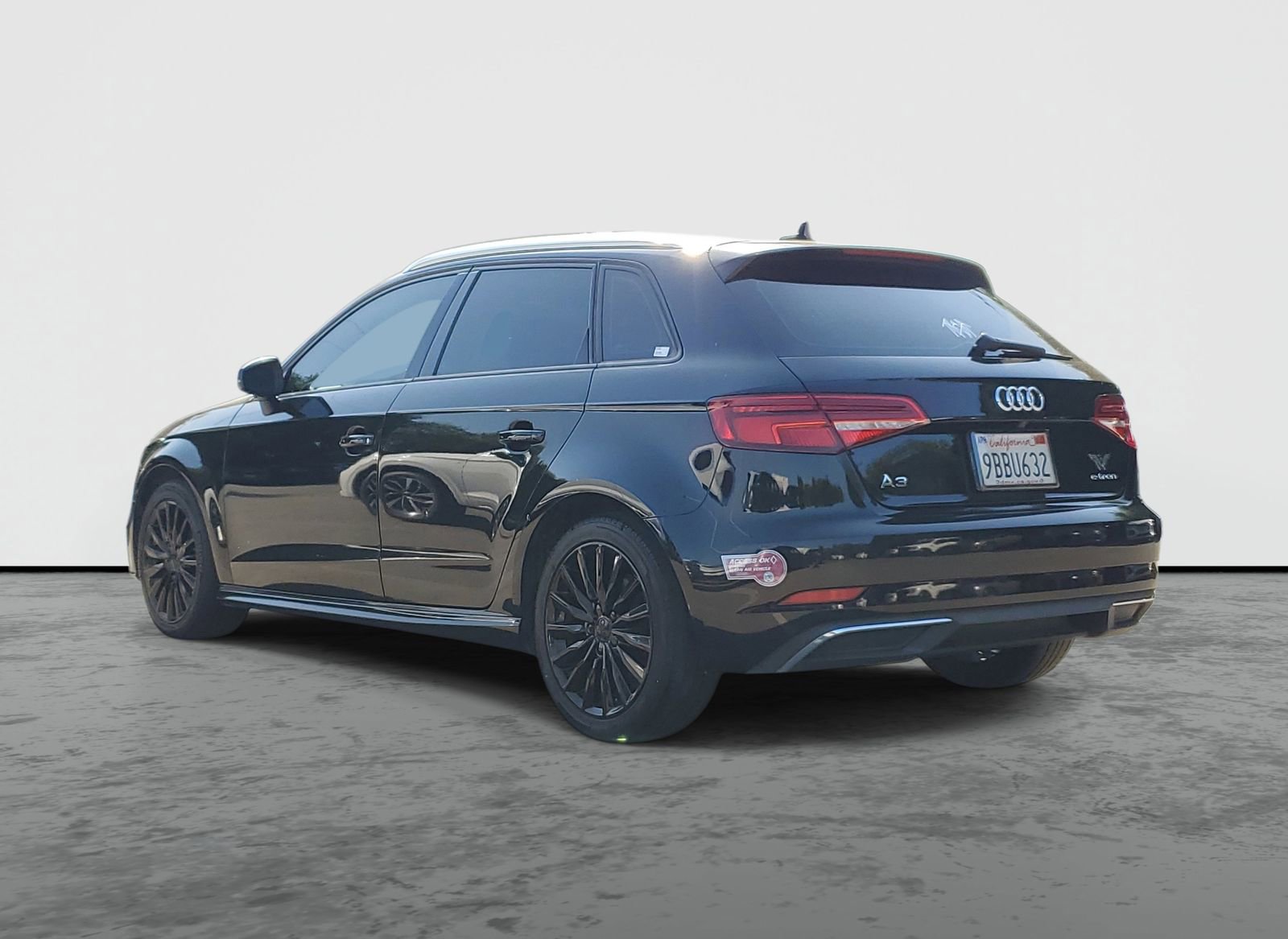 Used 2017 Audi A3 e-tron Premium image 3