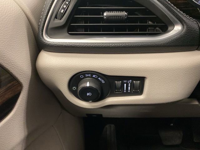 Used 2024 Chrysler Pacifica Limited image 19