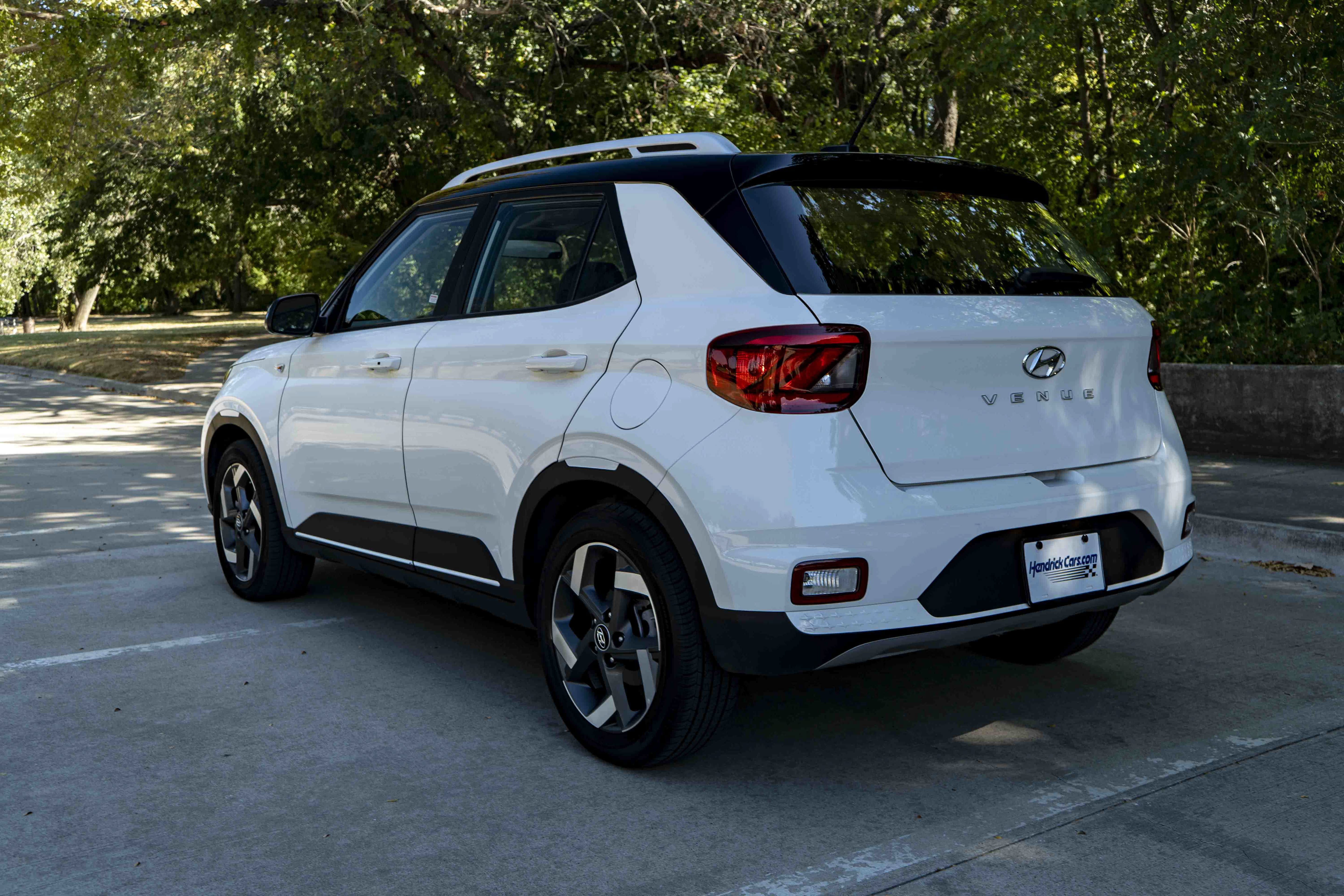 Used 2026 Hyundai Venue SEL FWD image 7