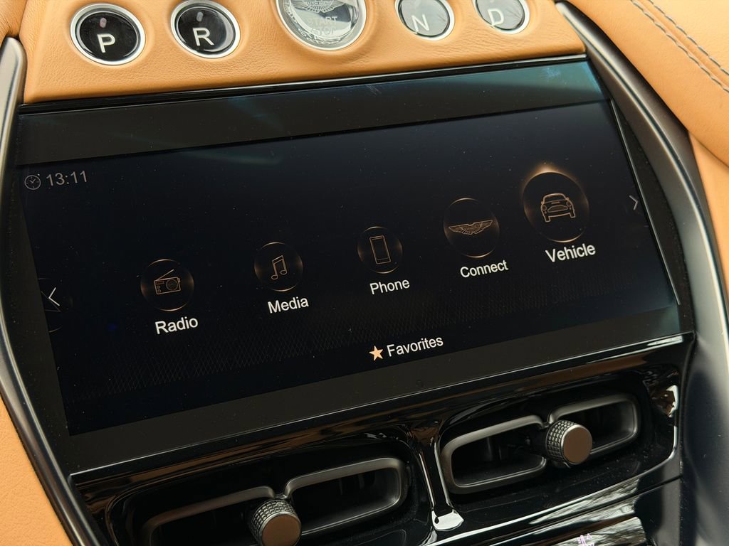 Used 2021 Aston Martin DBX image 27