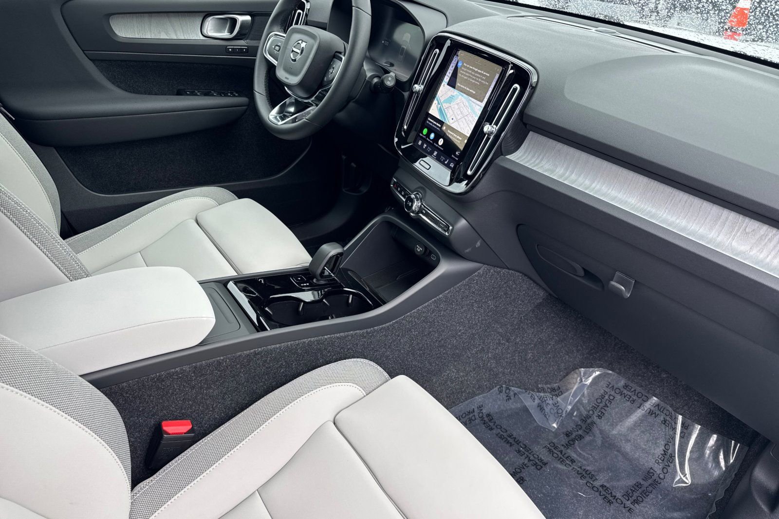 New 2026 Volvo EX40 Plus w/ Climate Package image 18