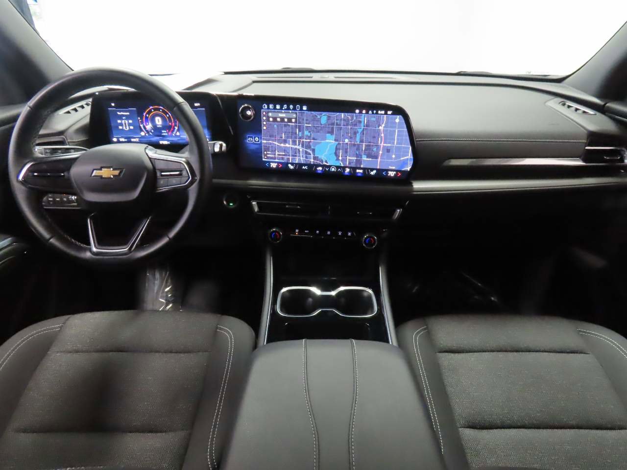 Used 2025 Chevrolet Traverse LT image 11