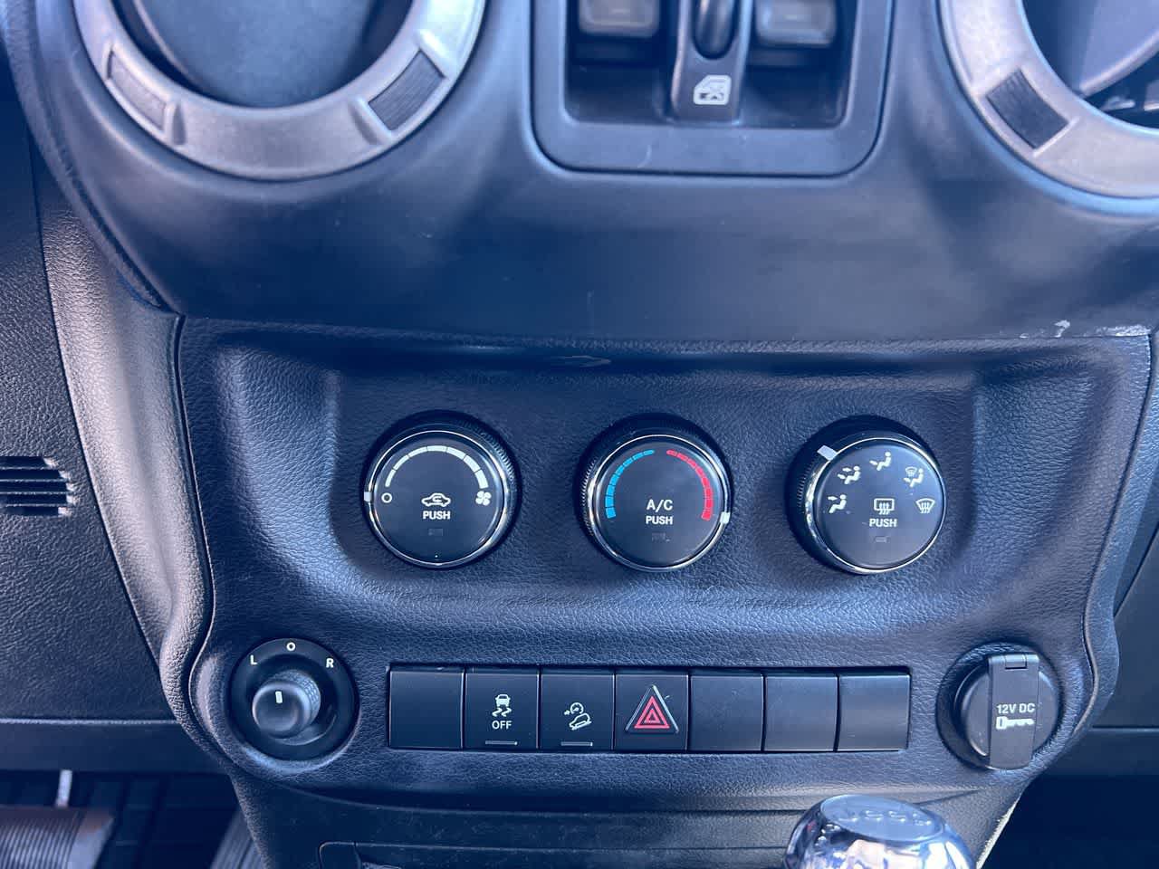 Used 2014 Jeep Wrangler Unlimited Sport w/ Quick Order Package 24S AWD/4WD image 19