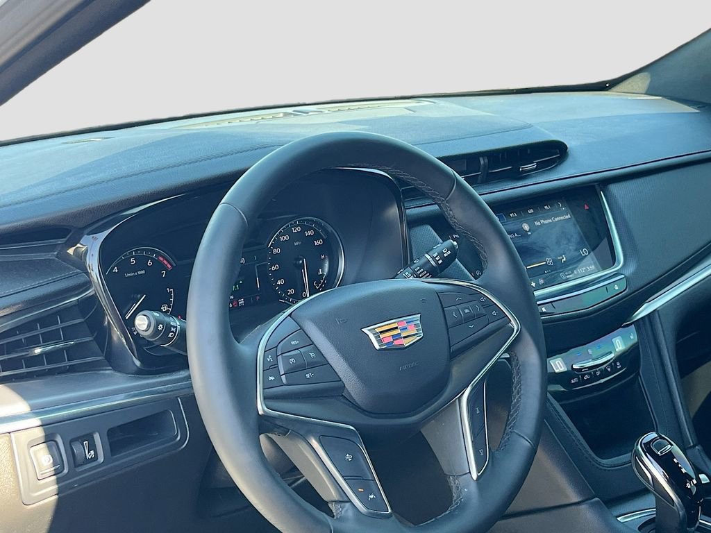 Used 2024 Cadillac XT5 Luxury w/ LPO, Floor Liner Package AWD/4WD image 9
