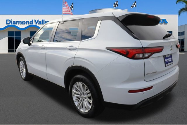 Used 2024 Mitsubishi Outlander ES image 4