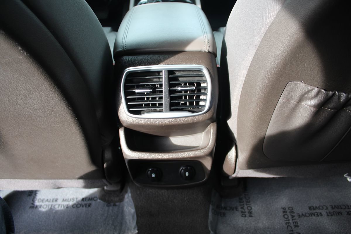 Used 2020 Hyundai Santa Fe SEL w/ Cargo Package FWD image 24