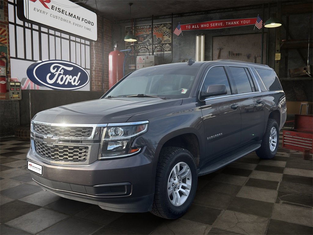 Used 2018 Chevrolet Suburban LT image 1