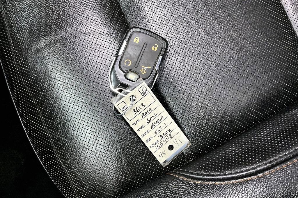 Used 2019 GMC Acadia SLT image 38