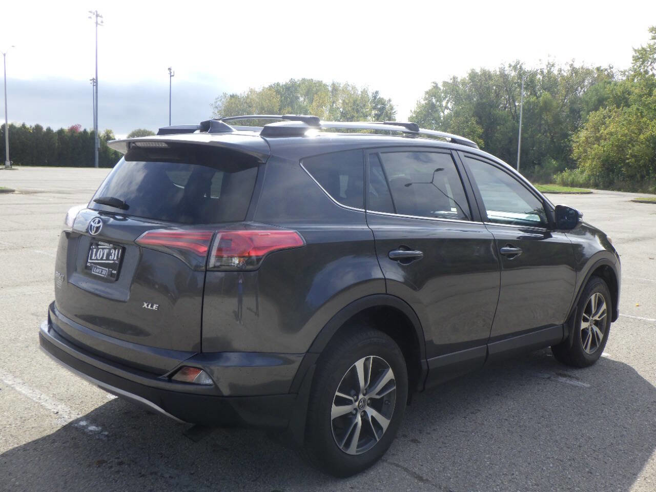Used 2017 Toyota RAV4 XLE w/ Premium Special Value Package FWD image 8