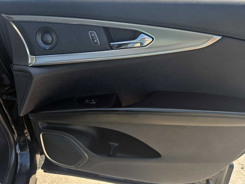 Used 2018 Lincoln MKX Reserve w/ Lincoln MKX Climate Package AWD/4WD image 23