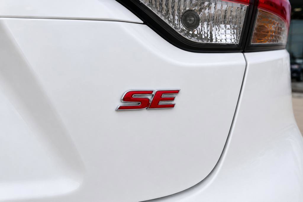 Used 2024 Toyota Corolla SE FWD image 8